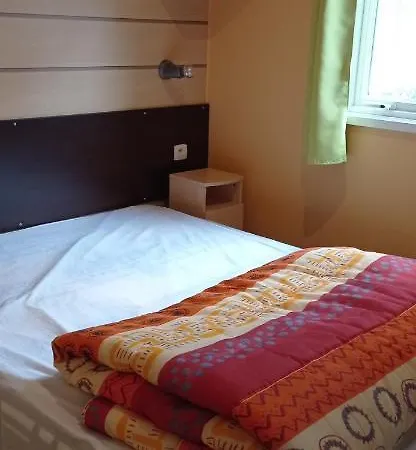 مكان تخييم Mobil 3 Chbres/ 2 Sdb/wc / Clim *